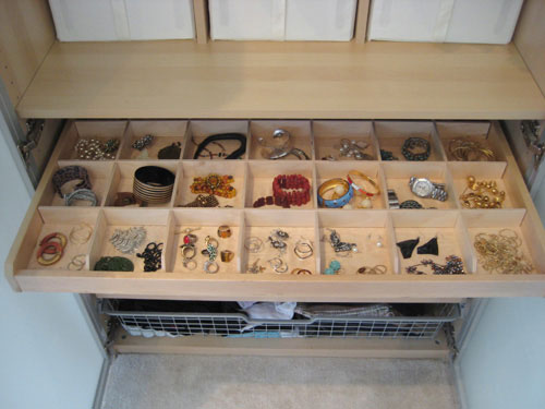 Organize Your Jewelry And Store It In Style With A Ceramic Egg ...