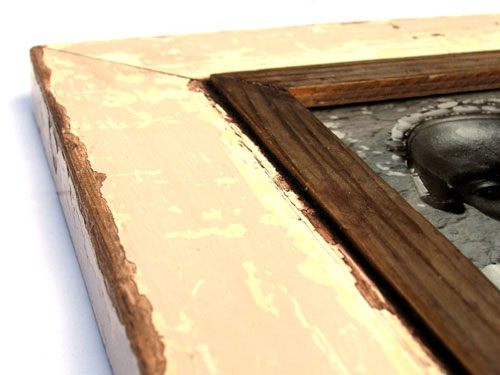 yellowthreadrusticframecloseup