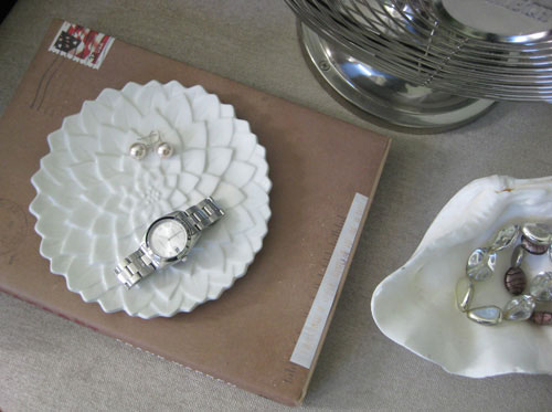 target-jewelry-plate-white-ceramic-petal-pattern target-jewelry-plate-white-ceramic-petal-pattern
