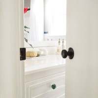 How To Upgrade Your Old Brass Door Knobs With Spray Paint