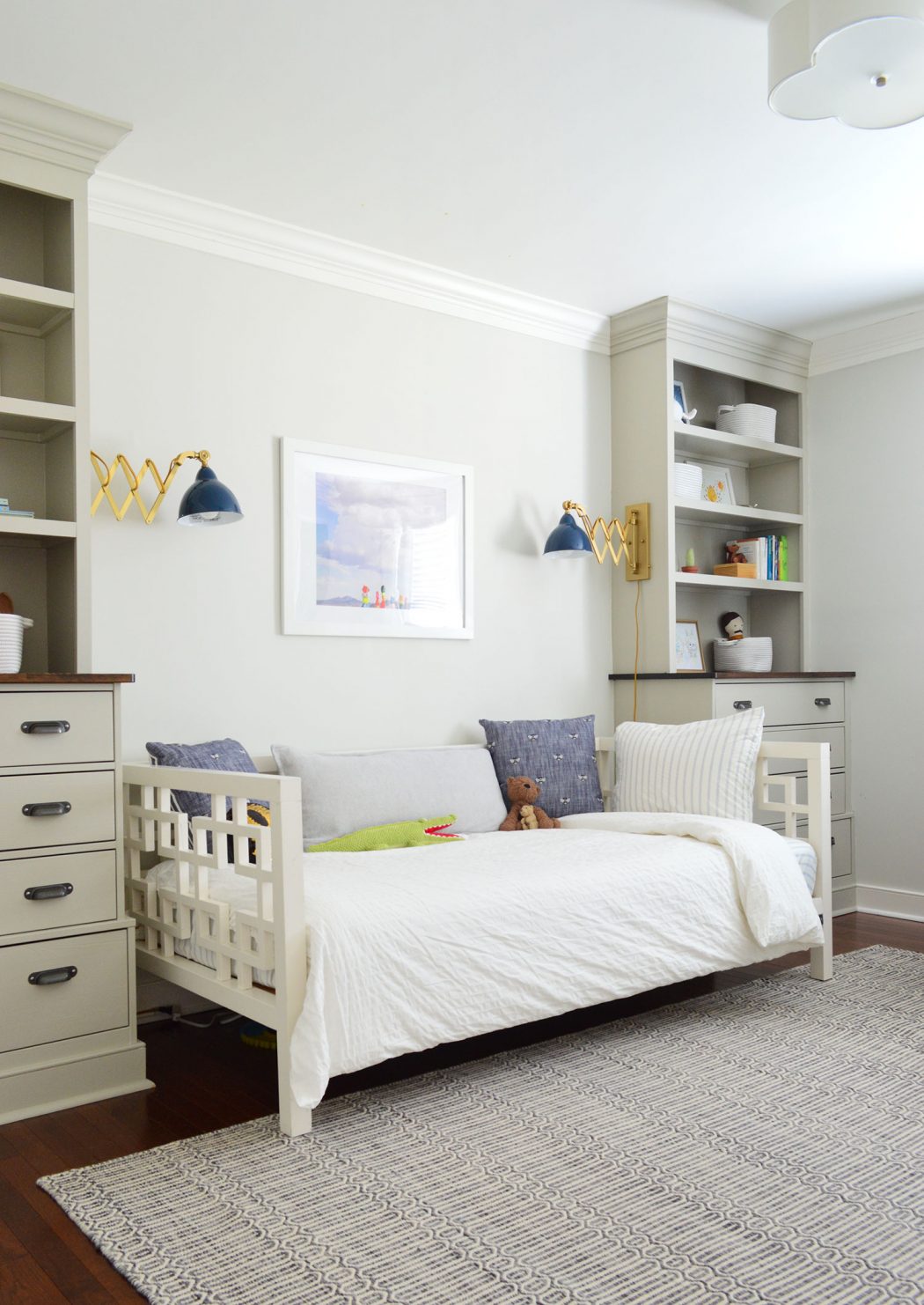 boys room white bed