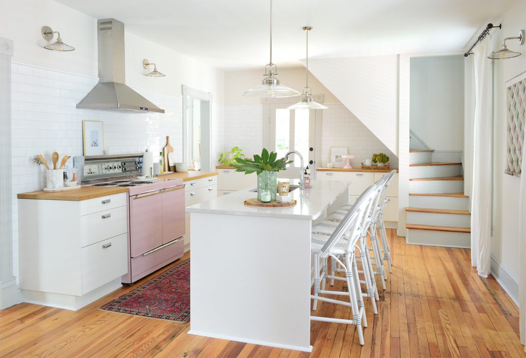 How We Organized The Beach House Kitchen