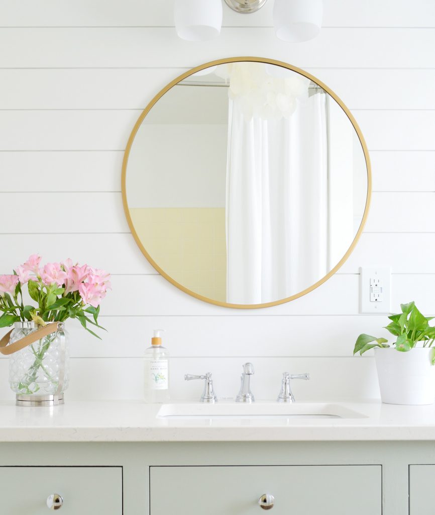 A Surprisingly Quick And Demo Free Hall Bathroom Makeover