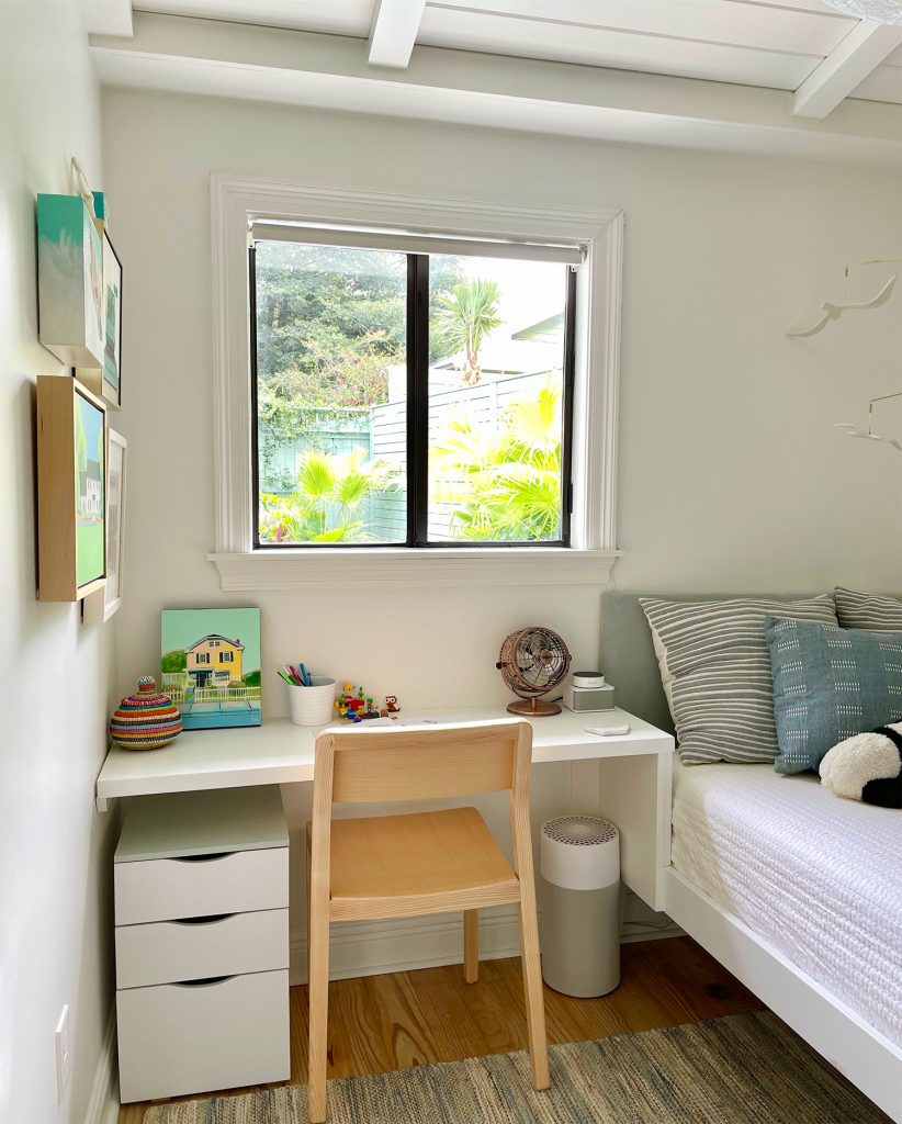 Small Kids Room With Built In Desk Next To Bed