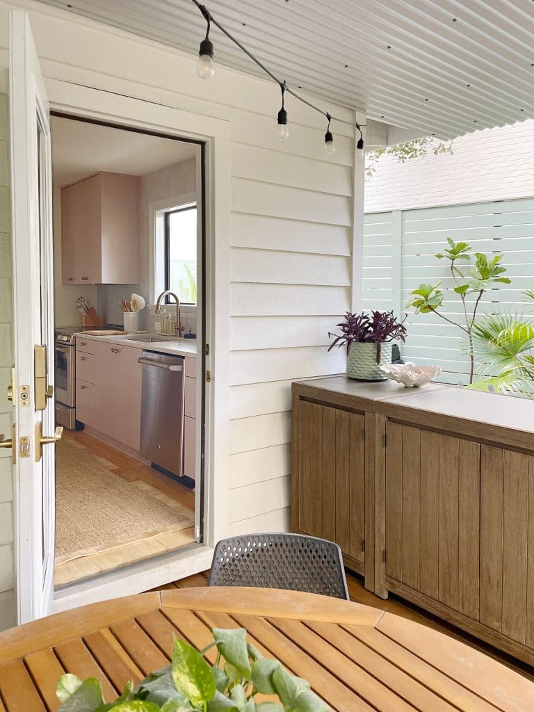 Portside Outdoor Cabinets Place Right Outside Kitchen To Create Extension Of Indoor Kitchen