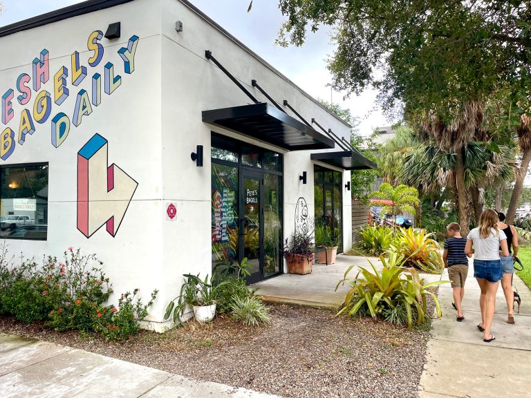 Petes Bagels Exterior in Saint Petersburg Florida