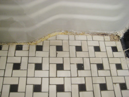 Clean Vintage Bathroom Tiles Caulk