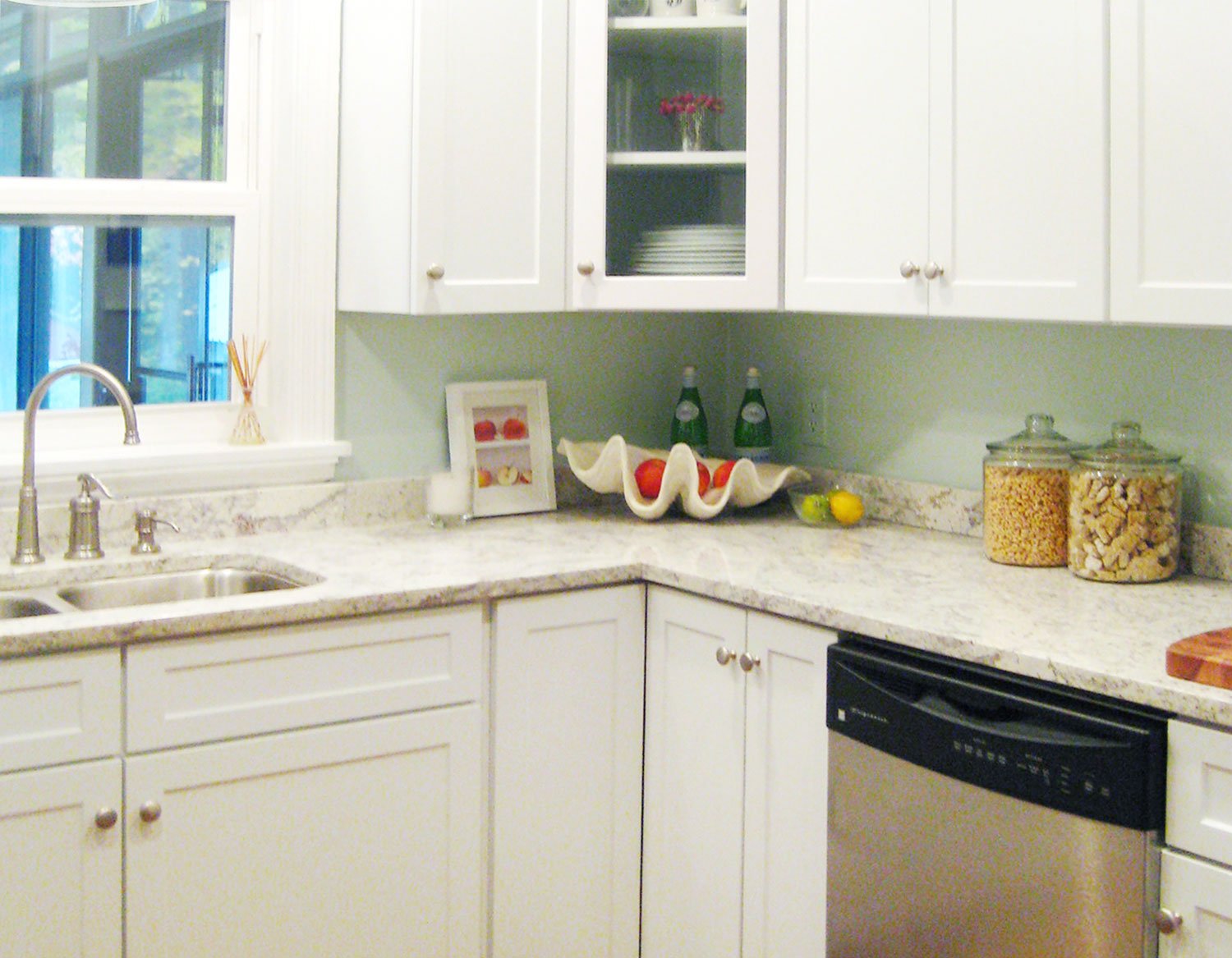 How To Get Stains Out Of Granite Counters - No Scrubbing!, image size:1500x1167