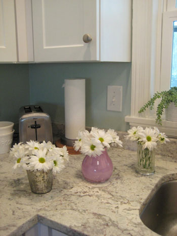 small-flowers-from-john-daisies-cheap-flower-arrangement