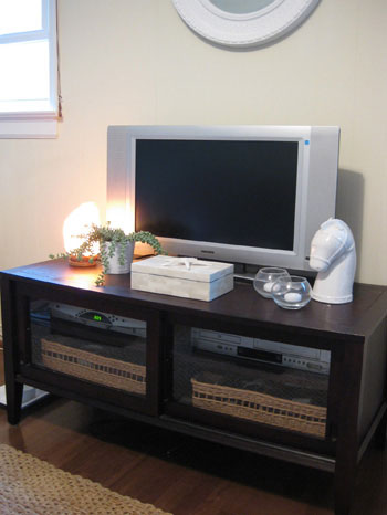 tv-stand-cabinet-media-stand-accessorized-accessories