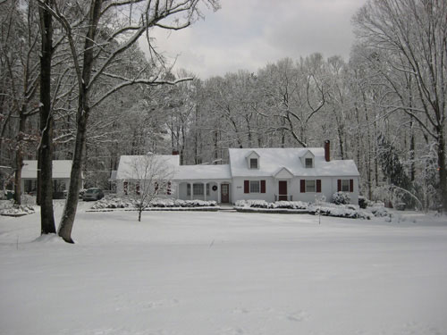 bed-and-breakfast-favorite-house-snow