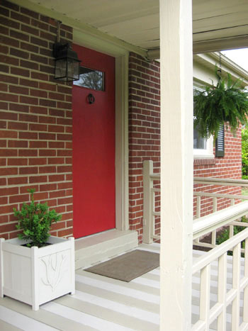red-door-planter-detail