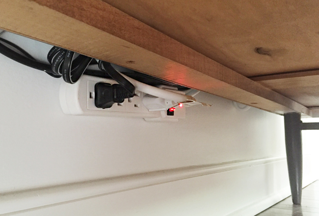 How to Hide Your TV Wires Without Cutting Into Your Walls - The Plug -  HelloTech