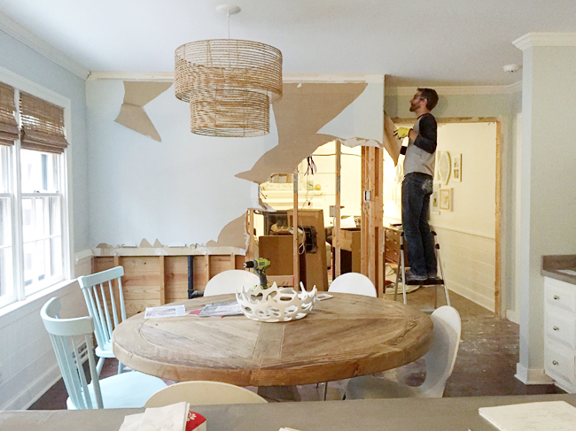 cozinha-demo-wall-coming-down-from-kitchen