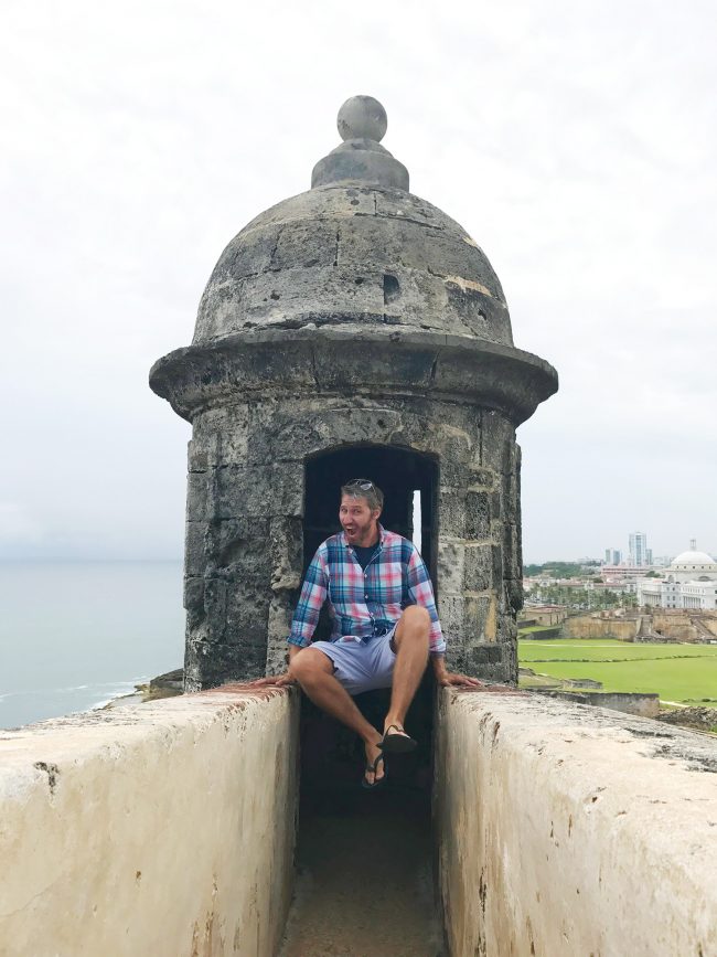 Porto Rico Castillo John pulando de forma estranha