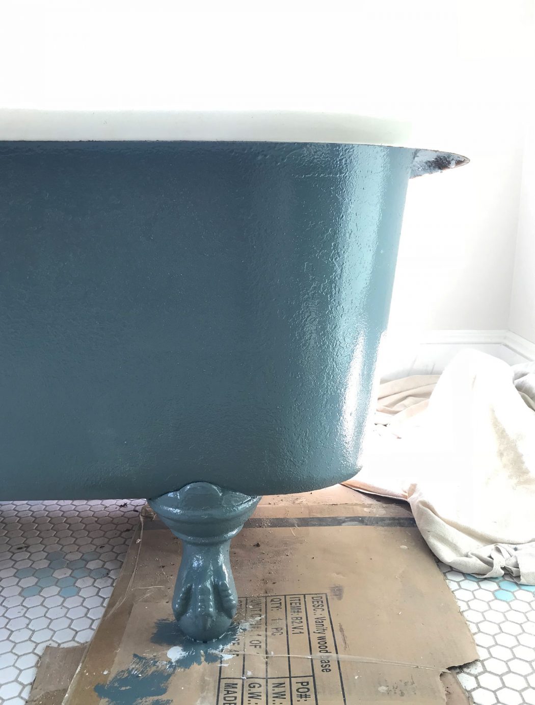 How To Refinish An Old Clawfoot Bath Tub