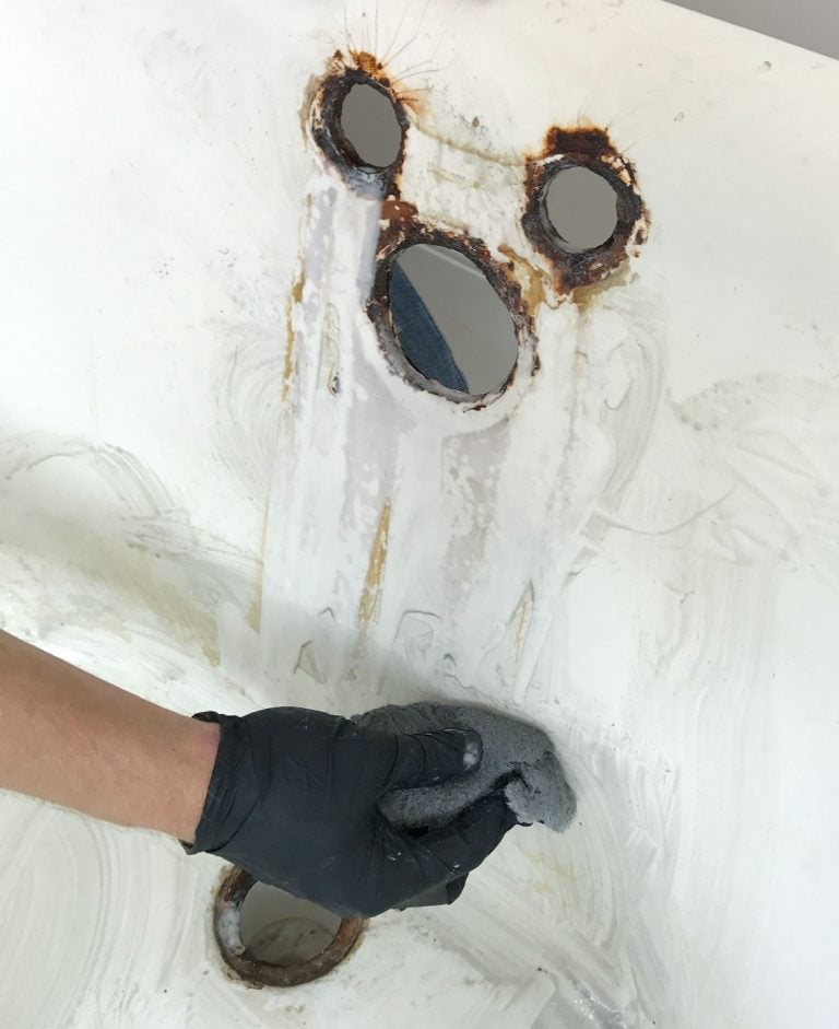 How To Refinish An Old Clawfoot Bath Tub