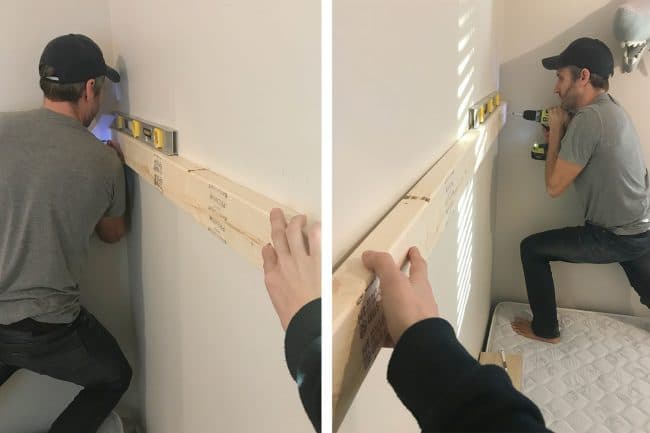 John usando força para inserir parafusos RSS em 2x4