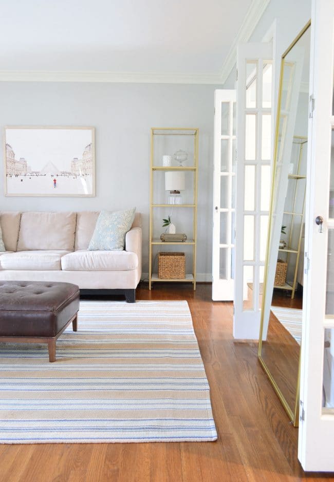 Staging Tips Living Room With Mirror