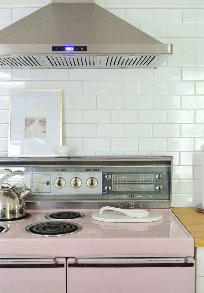 Ep103 Beach House Kitchen Pink Stove Detail