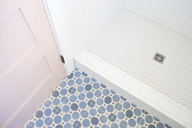 Duplex Dots Square Overhead With Shower