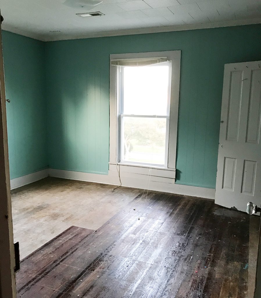 Before Of Other Front Bedroom With Teal Walls And Sticky Floor