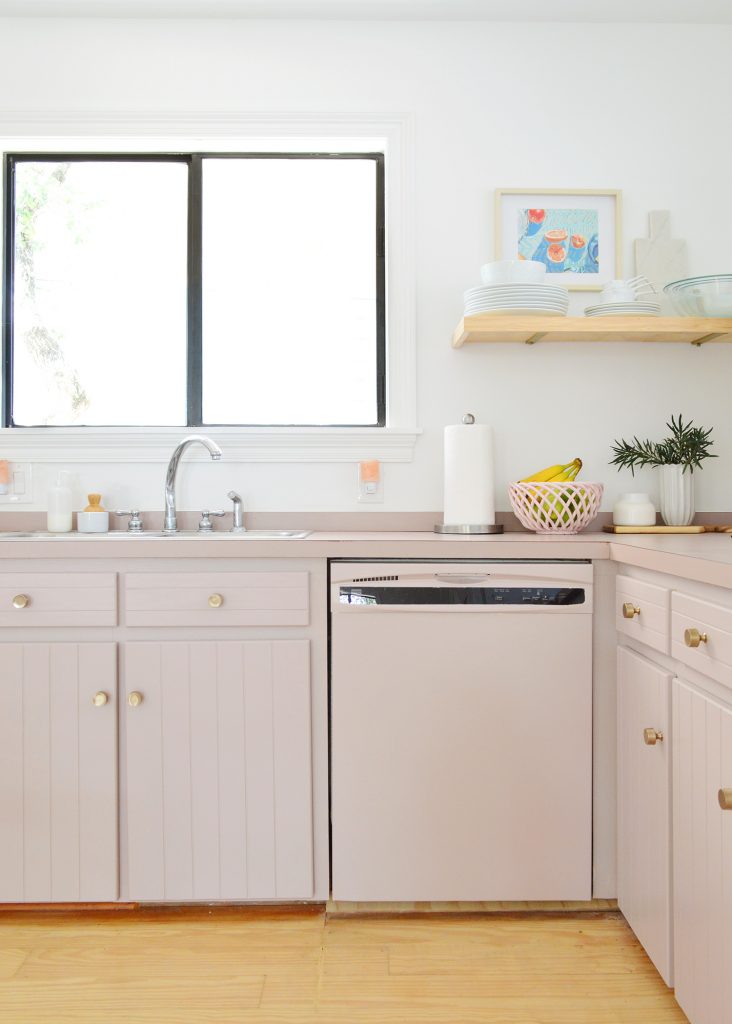 Dishwasher painted mauve to match kitchen cabinets | Sherwin Williams Artsy Pink
