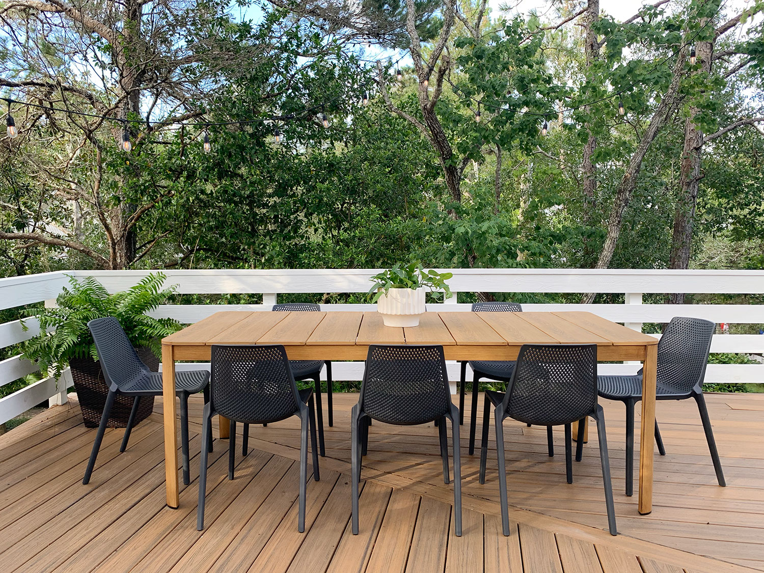 A Deck Makeover Using Low Maintenance Outdoor Furniture Young House Love