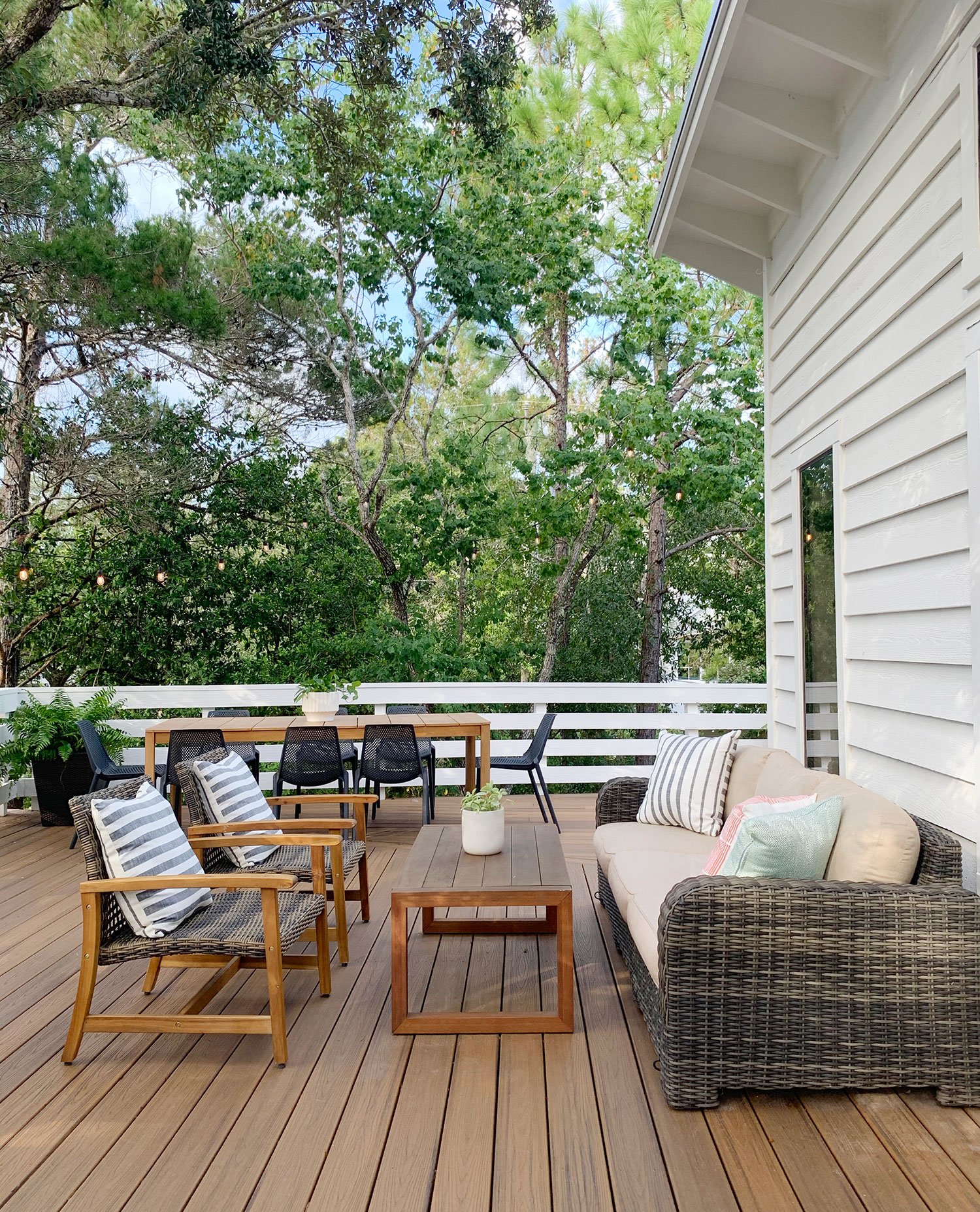 A Deck Makeover Using Low Maintenance Outdoor Furniture Young House Love