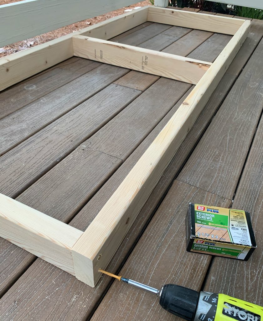 Screwing 2x4 wood frame together for hanging daybed